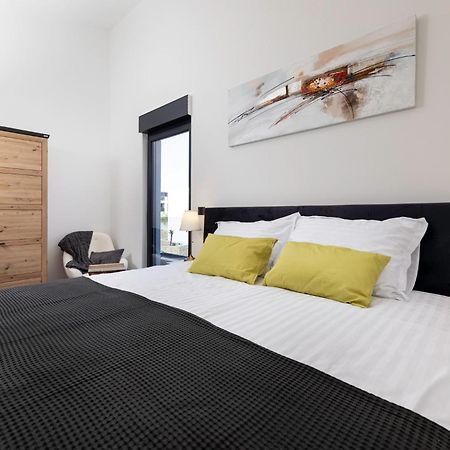 Luxury Villa Adria Apartments 克尔克 外观 照片