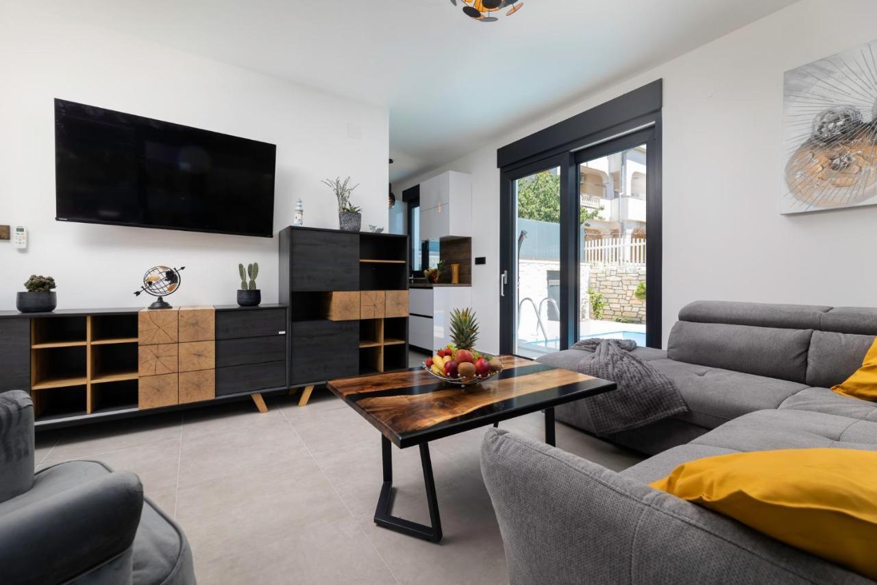 Luxury Villa Adria Apartments 克尔克 外观 照片