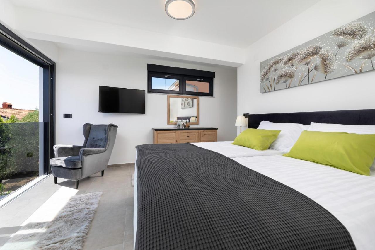 Luxury Villa Adria Apartments 克尔克 外观 照片