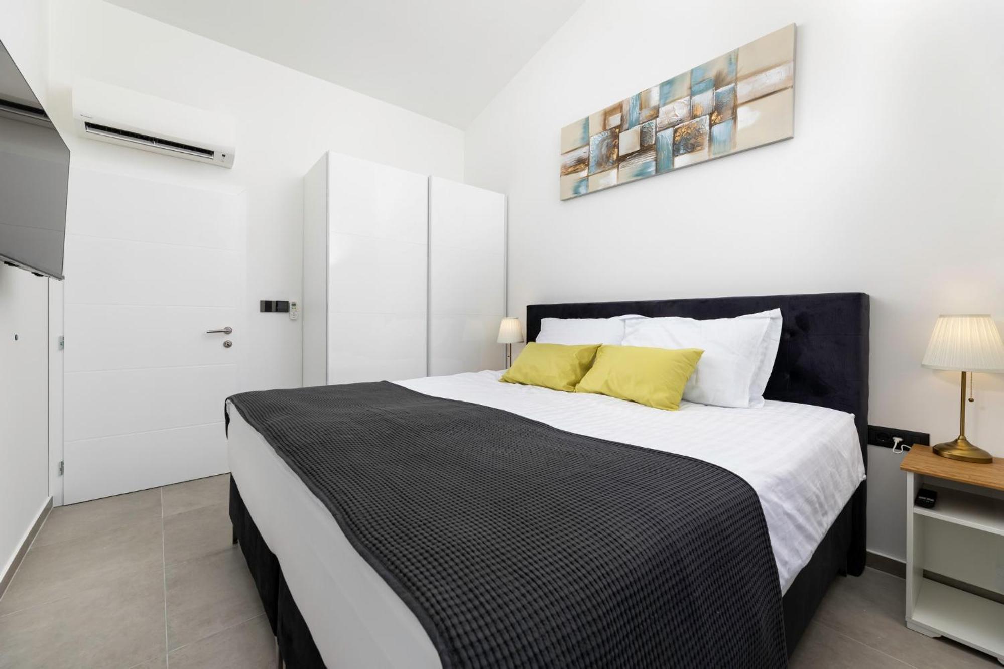 Luxury Villa Adria Apartments 克尔克 外观 照片