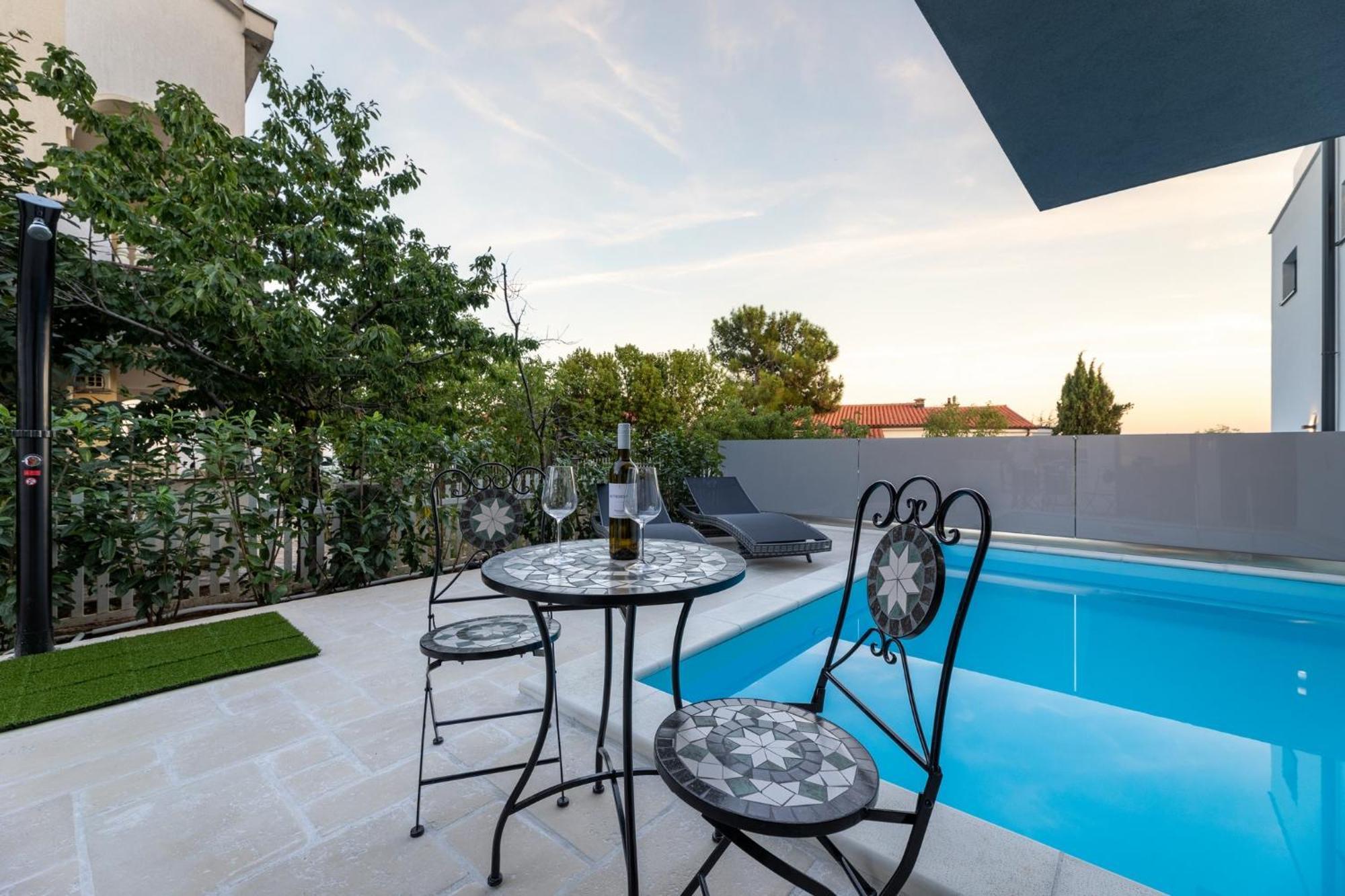 Luxury Villa Adria Apartments 克尔克 外观 照片