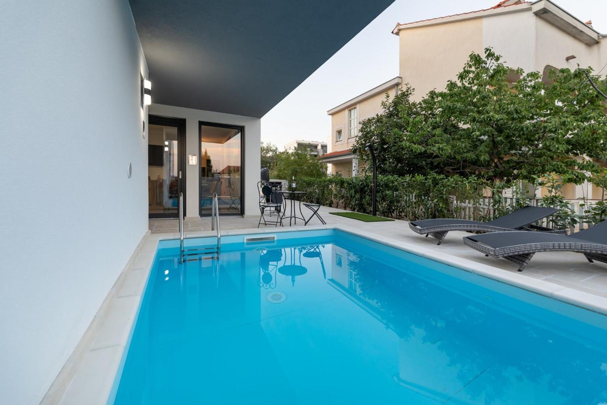Luxury Villa Adria Apartments 克尔克 外观 照片